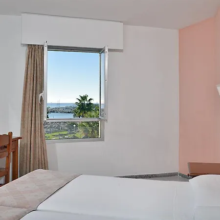Sol Puerto Marina Aparthotel 3*