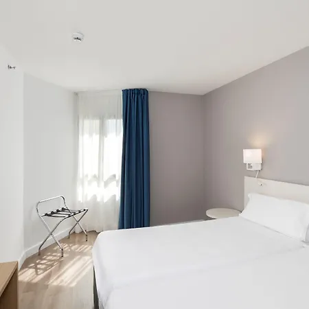 アパートホテル Sol Puerto Marina 3*